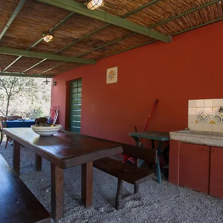 Casa Nocella A Bagnaia - Goelba Feriehus *