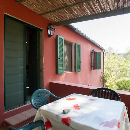 Casa Nocella A Bagnaia - Goelba Feriehus *