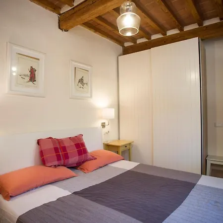 Casa Nocella A Bagnaia - Goelba Feriehus *