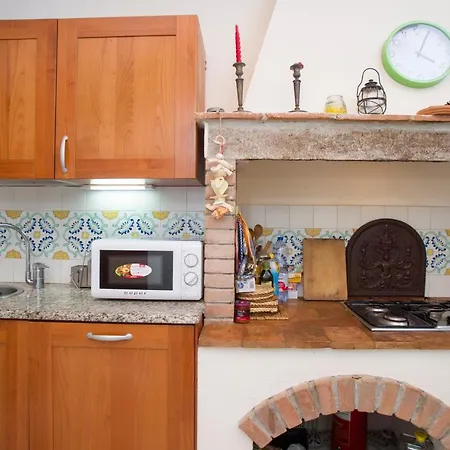 Casa Nocella A Bagnaia - Goelba Feriehus *