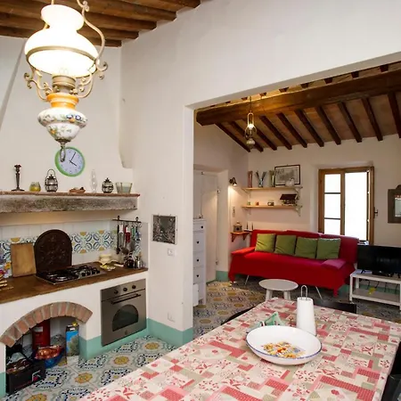 Casa Nocella A Bagnaia - Goelba Feriehus